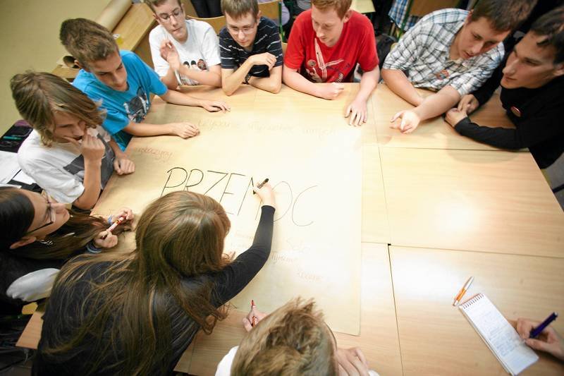 Dzieci mogą być poniżane i ofiarami przemocy w trakcji otrzęsin