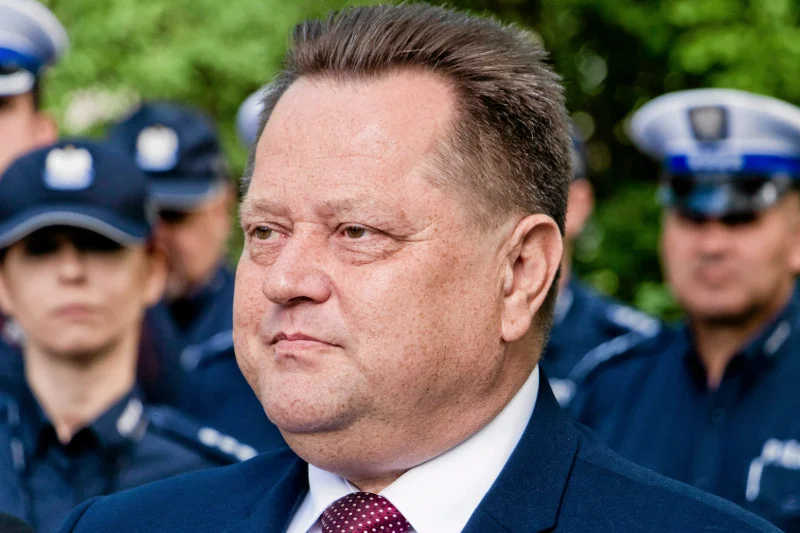 TVN24: Policjant, który sypał konfetti na głowę ministra Zielińskiego, dostanie awans do KGP.