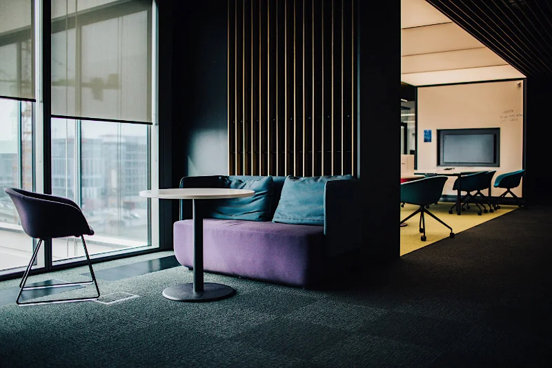W warszawskim biurze Citi panuje coworkingowa atmosfera pracy. Każde piętro to inne detale i stylistyka wykończenia, a na dachu – ule z miejskimi pszczołami