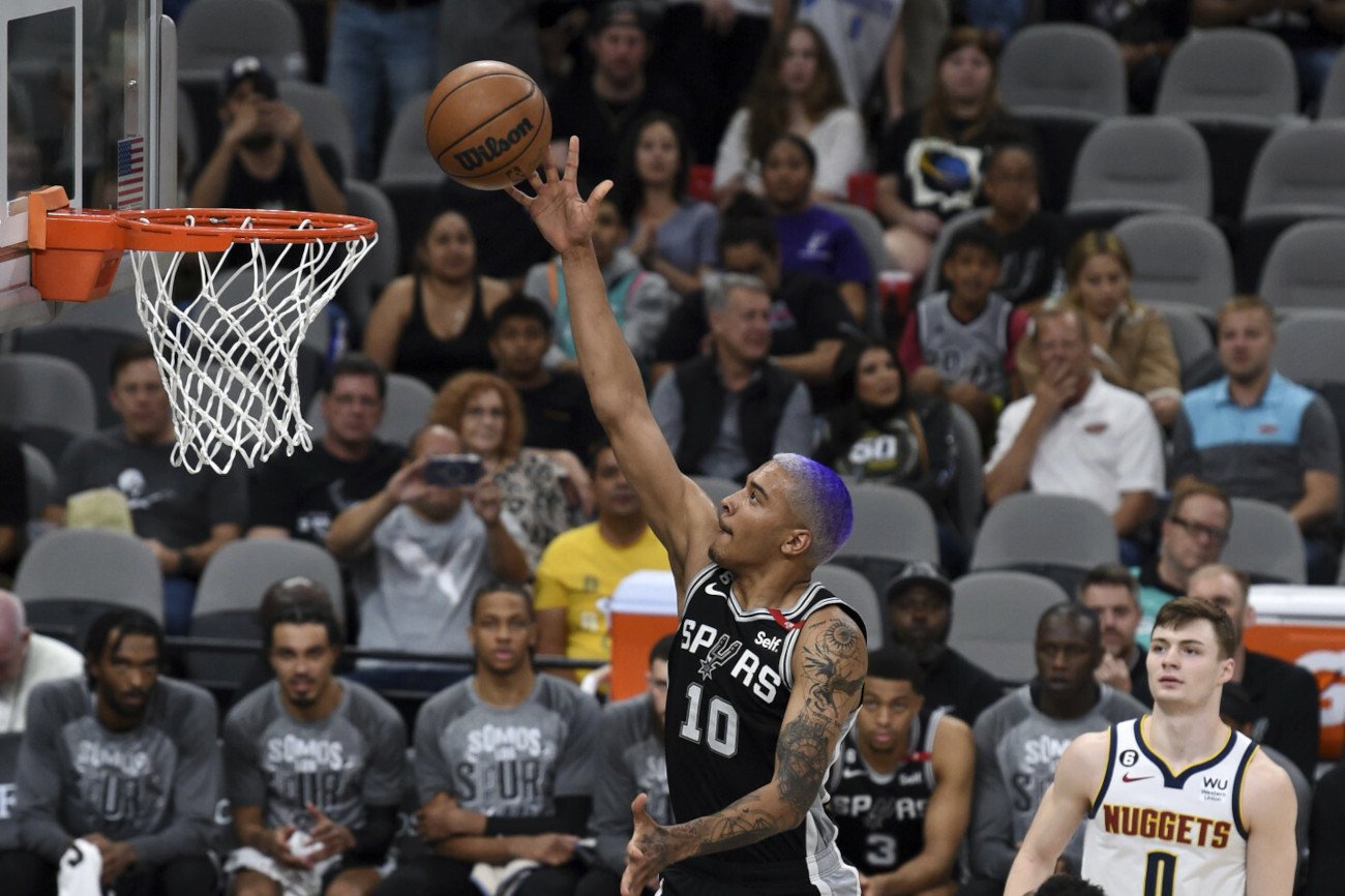 Jeremy Sochan był poza zasięgiem przeciwników w wygranym przez San Antonio Spurs meczu 132:114 z Orlando Magic.