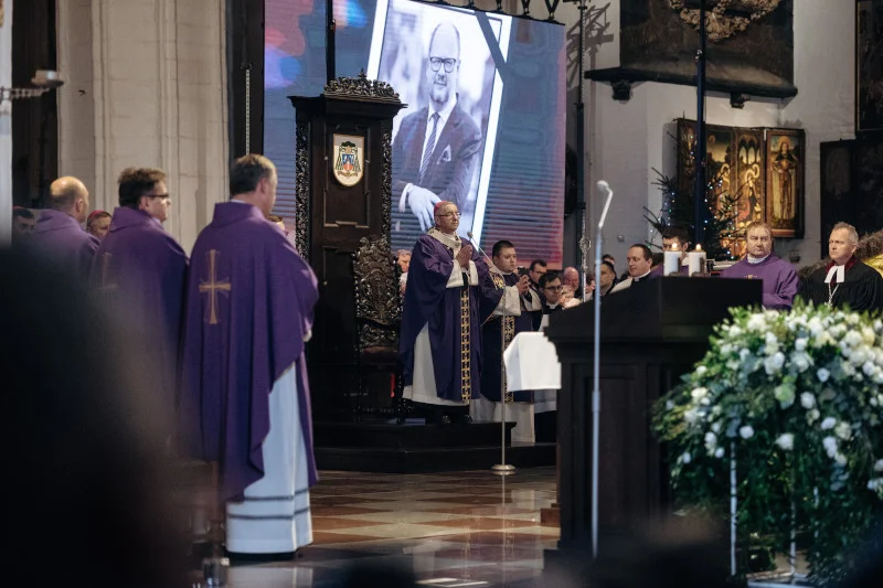 Urna z prochami prezydenta Pawła Adamowicza spocznie w Bazylice Mariackiej.