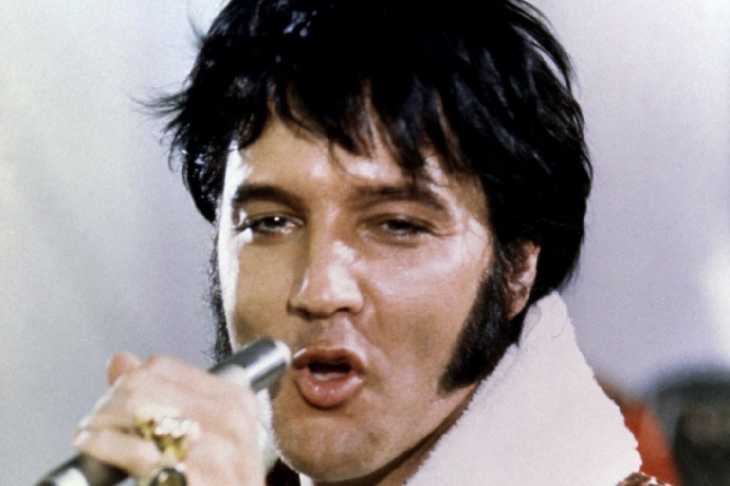 Elvis Presley miał obsesję na punkcie dziewictwa?