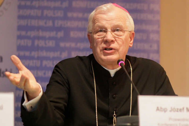 Episkopat odpowiada pierwszemu polskiemu dziecku z in vitro. "Wszystkie dzieci są przez Kościół kochane tak samo". Na zdjęciu: abp Józef Michalik, przewodniczący Konferencji Episkopatu Polski.