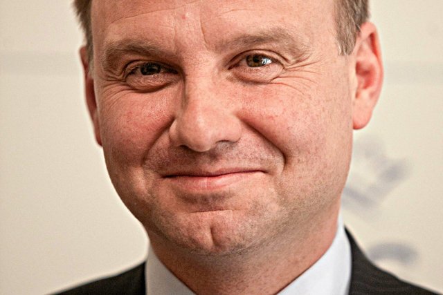 Według informacji "Newsweeka" kandydat PiS na prezydenta działał w Unii Wolności