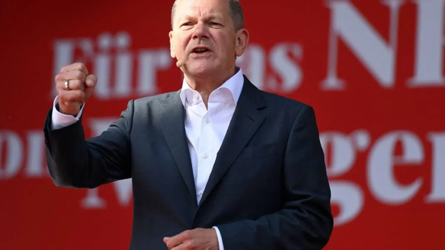 Olaf Scholz deklaruje dalsze dozbrajanie Ukrainy.