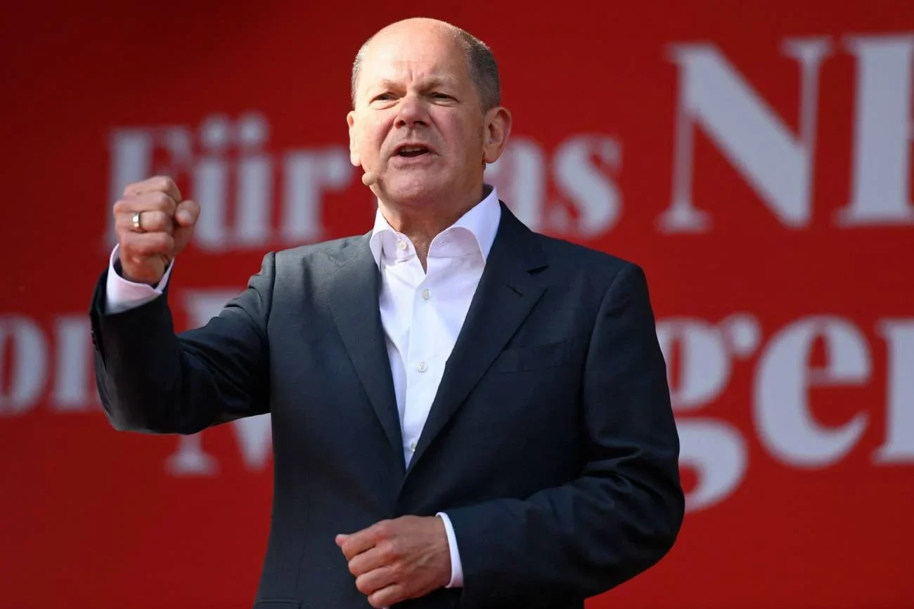 Olaf Scholz deklaruje dalsze dozbrajanie Ukrainy.