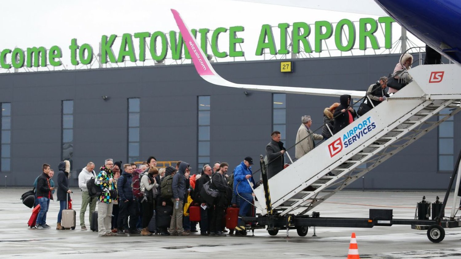 Nie polecieli na all inclusive w Egipcie przez żart na lotnisku w Katowicach Zamiast all inclusive w Egipcie szara rzeczywistość Katowic