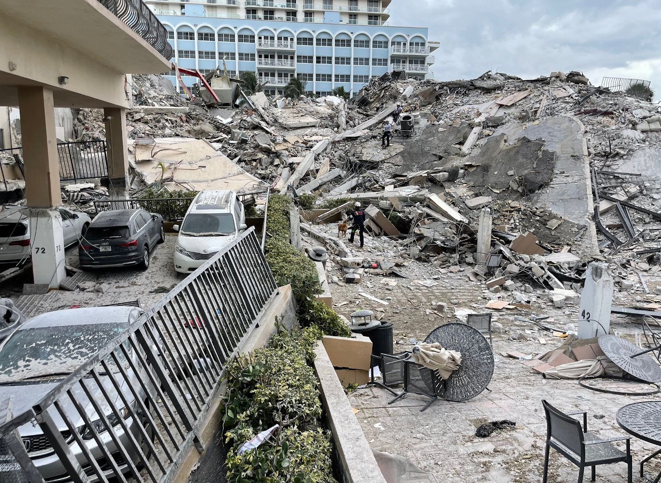 12-piętrowy apartamentowiec zawalił się w Miami 24 czerwca.