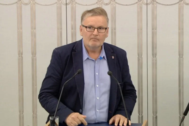 "Upiory bolszewickie, ubeckie wdowy, oczadzeni i pożyteczni idioci". Poznajcie bohatera nocnego posiedzenia Senatu - oto senator Waldemar Bonkowski.
