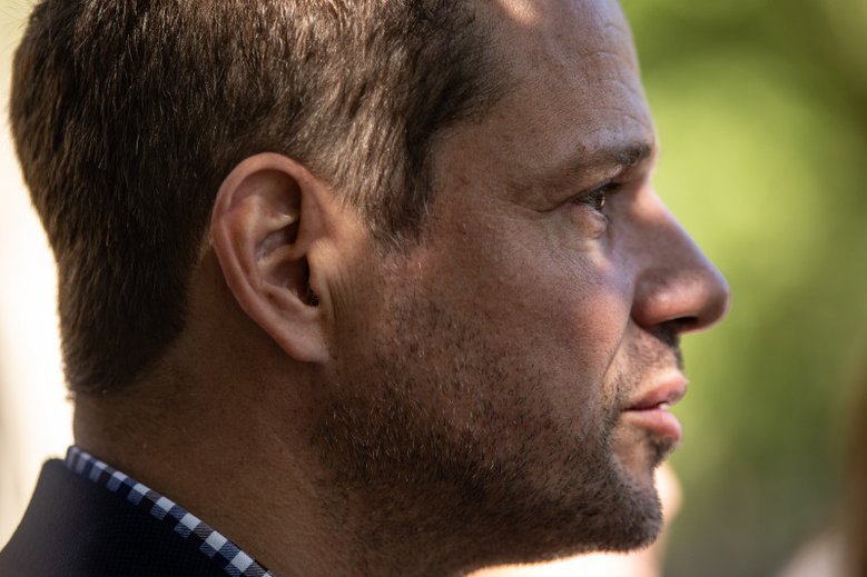 Dziennikarze TVP Info nie weszli do busa Rafała Trzaskowskiego. oficjalnie dlatego, że zabrakło miejsca.