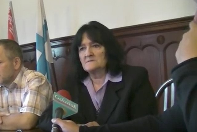 Mecenas Anna Bogucka-Skowrońska, była sędzia TS, została dziś przesłuchana na policji ws. kierowania nielegalnym zgromadzeniem w obronie sądów.