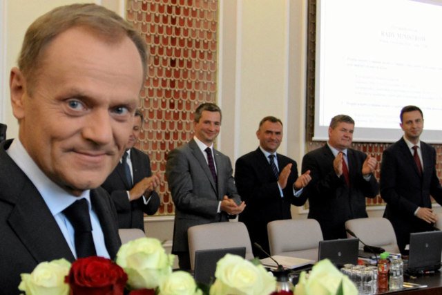 "Rzeczpospolita" przekonuje, że ubiegając się o stanowisko przewodniczącego Rady Europejskiej,  Donald Tusk zawarł układ z Davidem Cameronem