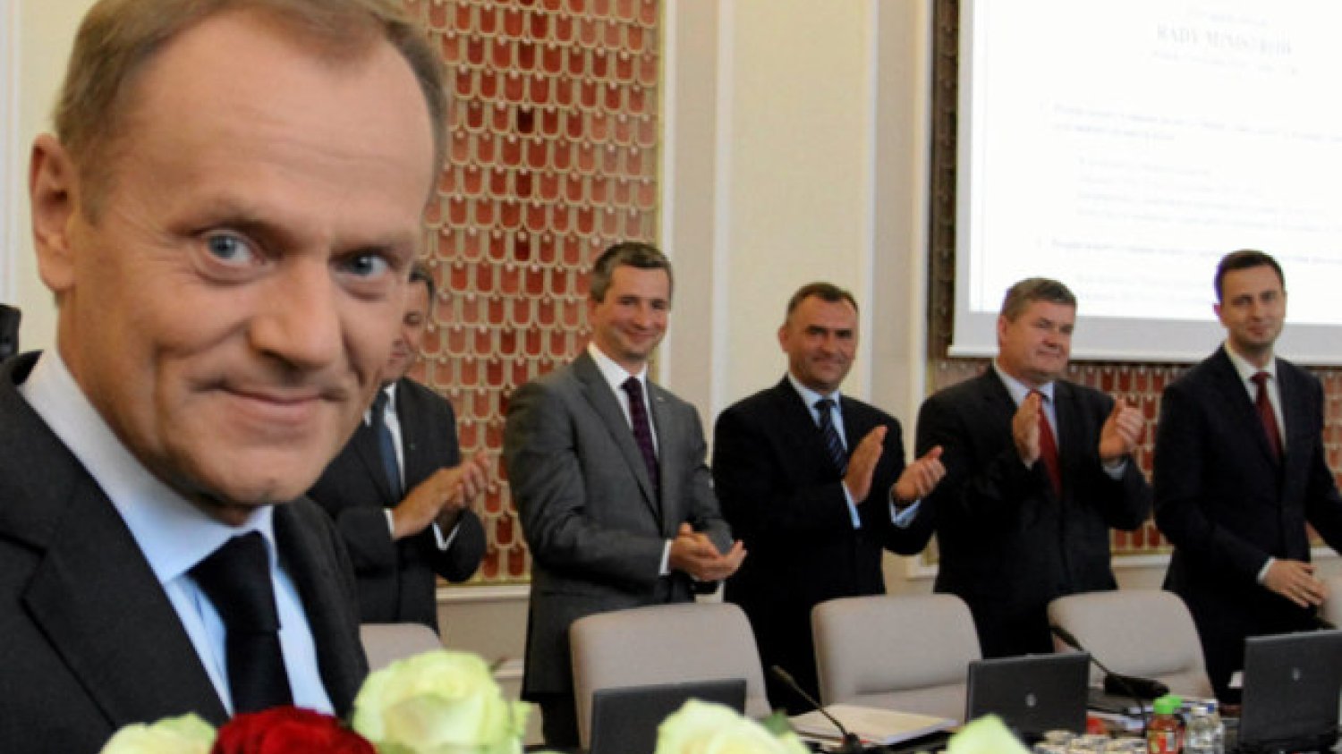 "Rzeczpospolita" przekonuje, że ubiegając się o stanowisko przewodniczącego Rady Europejskiej,  Donald Tusk zawarł układ z Davidem Cameronem