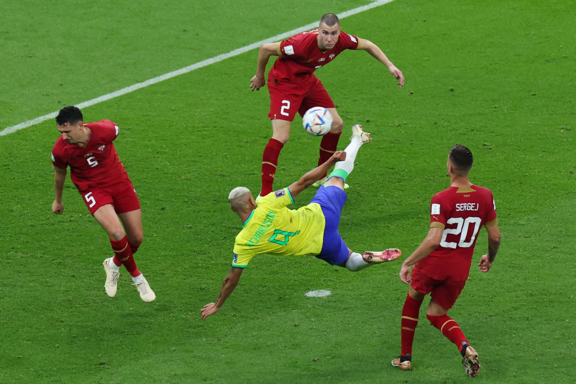 Chcieliście wielkiej Brazylii? Canarinhos zachwycili, mamy najpiękniejszą bramkę MŚ w wykonaniu Richarlisona