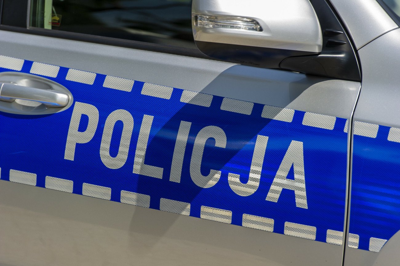 wypadek radiowozu z nastolatkami policja ilustracja