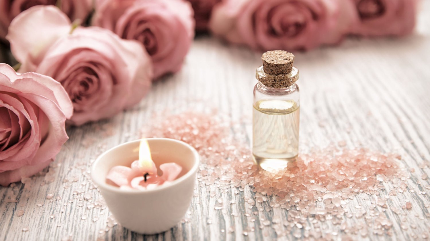 Boisz się smogu, a palisz w domu świece? Robisz sobie większą krzywdę!