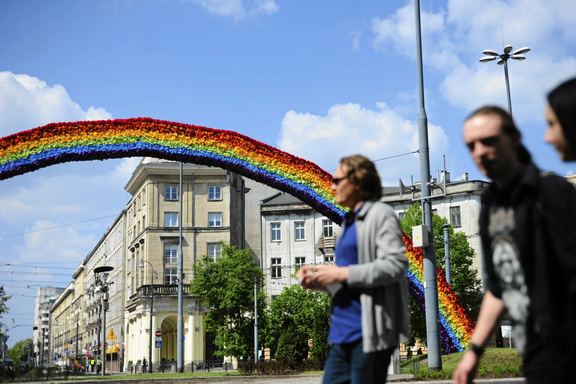 Tęcza na Placu Zbawiciela stanęła w czerwcu 2012 r.