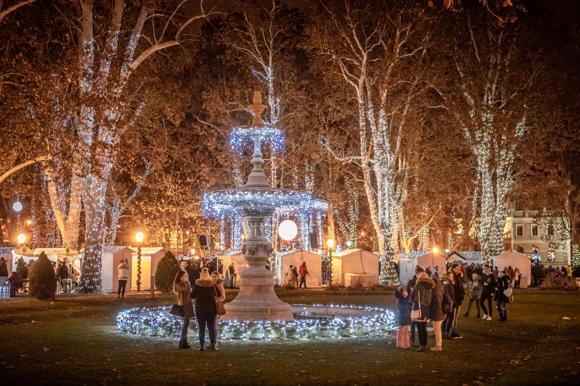 Zagrzeb, Park Zrinjevac. Fot. Julien Duval, Chorwacka Wspólnota Turystyczna