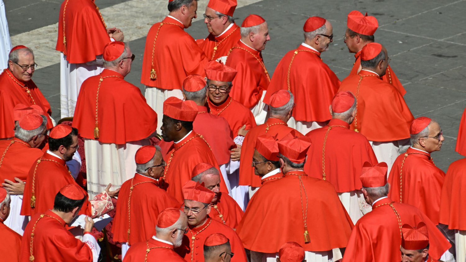 Narada kardynałów po śmierci Franciszka. To będzie się działo w Watykanie