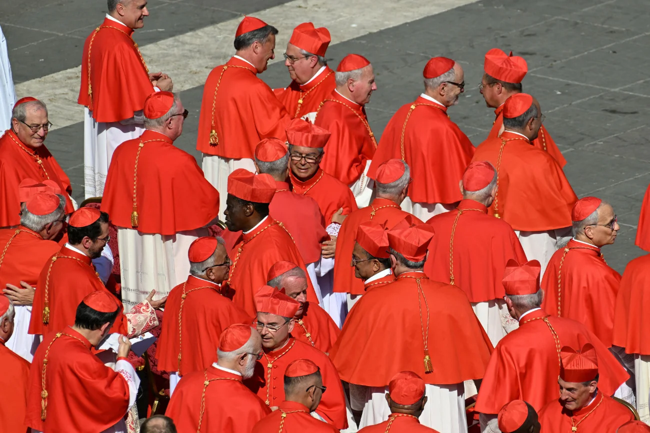 Narada kardynałów po śmierci Franciszka. To będzie się działo w Watykanie