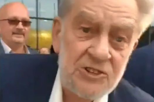 "Ile bierzesz za numer" - Andrzej Gwiazda przeprosił działaczkę KOD Sławę Rafalak za te skandaliczne słowa, które padły na konwencji PiS.