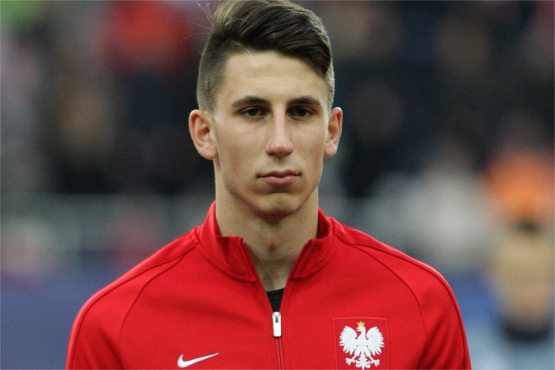 Kamil Grabara, reprezentant Polski i bramkarz Liverpoolu znany jest na Twitterze ze swoich kąśliwych wpisów.