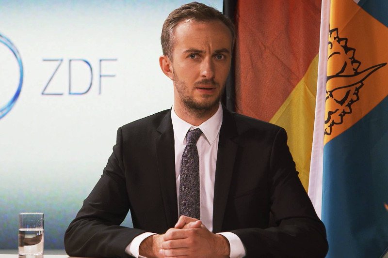 Niemiecki satyryk Jan Böhmermann znał treść nagrania kompromitującego austriackiego wicekanclerza kilka tygodni przed tym, jak taśmy ujrzały światło dzienne.