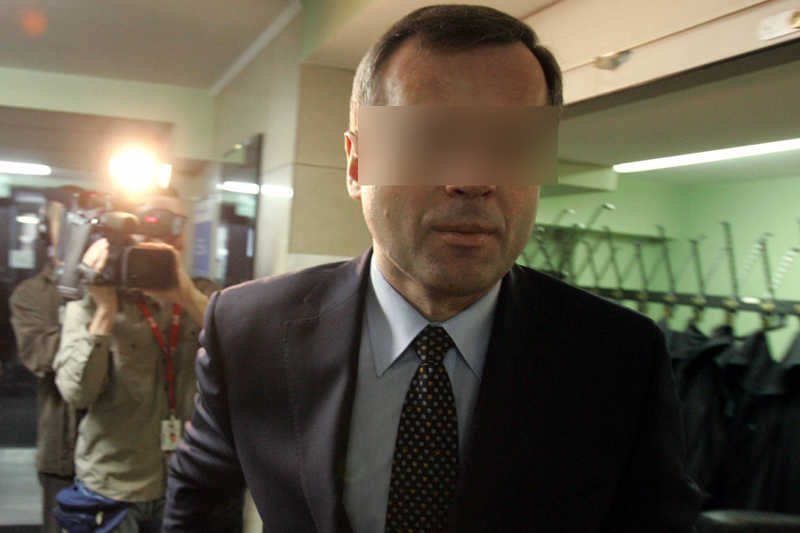 Dr Mirosław G. przed rozprawą.