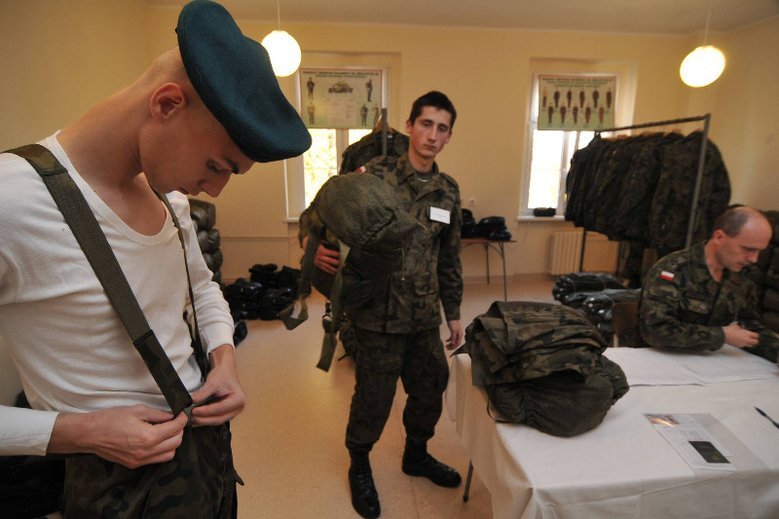 Rządowe Centrum Bezpieczeństwa zapewnia: alert o powołaniach do wojska jest fałszywy.