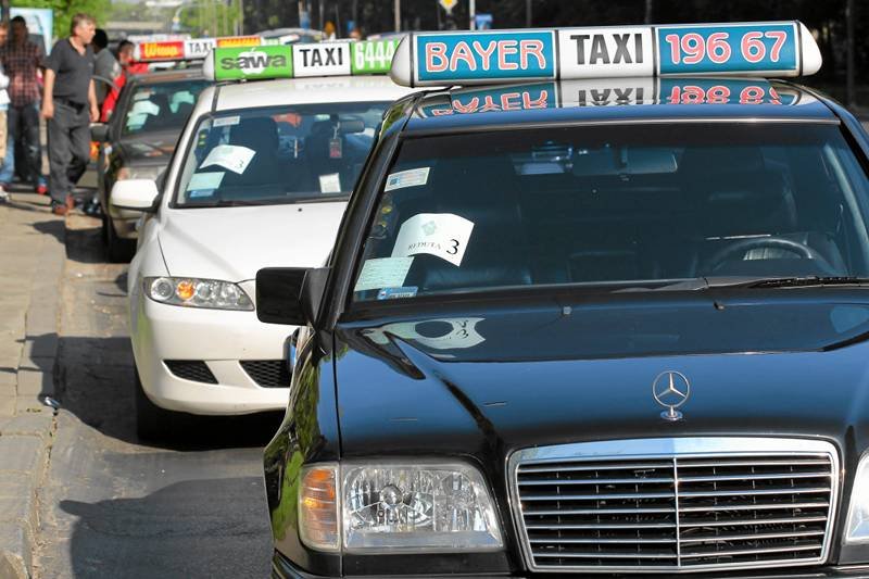 Warszawscy taksówkarze wspierają rodzinę zamordowanego kierowcy, ale wciąż boją się o swoje życie