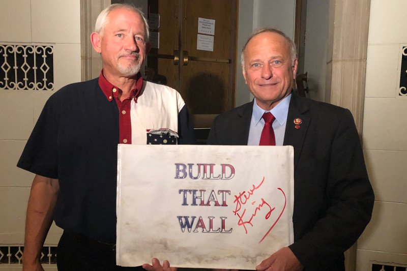 Kongresmen Steve King pyta, czy bez kazirodztwa i gwałtów ludzkość mogłaby przetrwać.