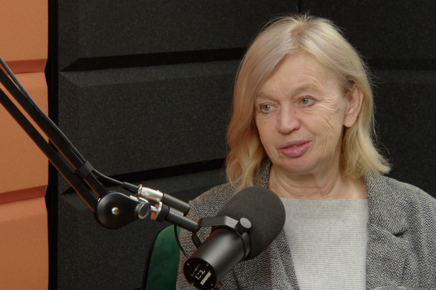 Prof. Małgorzata Kołodziejczak mówi w podcaście Zdrowie bez cenzury o poporodowych urazach zwieraczy odbytu. Problem jest wstydliwy i przez to często przemilczany.