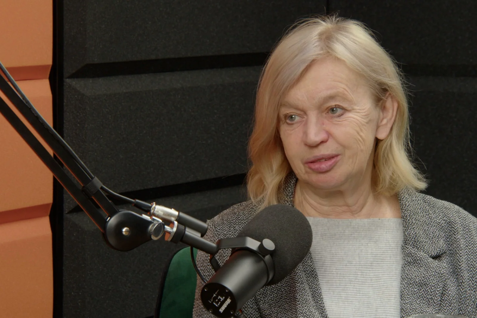 Prof. Małgorzata Kołodziejczak mówi w podcaście Zdrowie bez cenzury o poporodowych urazach zwieraczy odbytu. Problem jest wstydliwy i przez to często przemilczany.