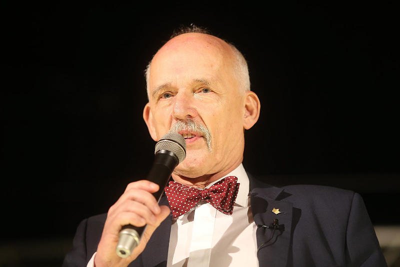 Janusz Korwin-Mikke nie żałuje, że spoliczkował Michała Boniego.