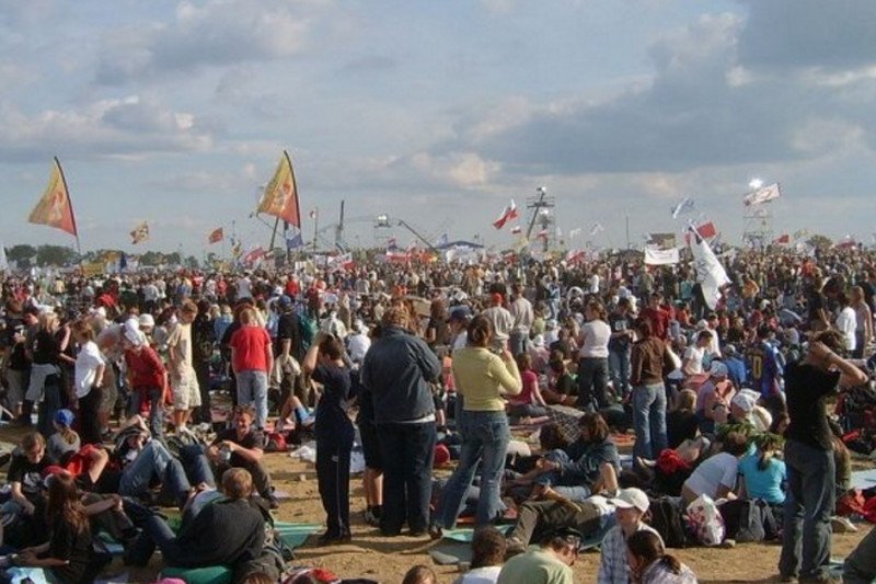 Organizatorzy chwalili się, że w tym roku do Lednicy przyjechało 80 tys. ludzi.