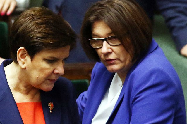 Jeśli brakuje amunicji, trzeba strzelać czym się da. Tym razem jednak rzeczniczka PiS Beata Mazurek zaatakowała PO ślepakami.