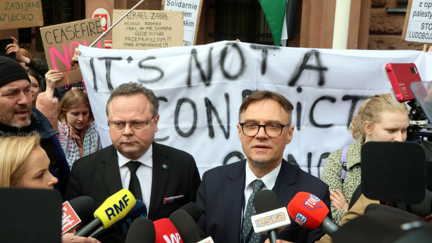Jakow Liwne na dywaniku w MSZ. Protestujący przerwali konferencję.
