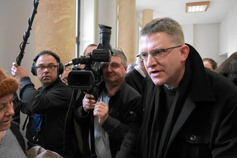 Grzegorz Braun pod lupą prokuratury za słowa o rozstrzeliwaniu dziennikarzy "GW" i TVN.