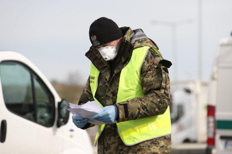 Piotr Müller zapowiedział nowe rozporządzenie w sprawie obostrzeń związanych z epidemią COVID-19.