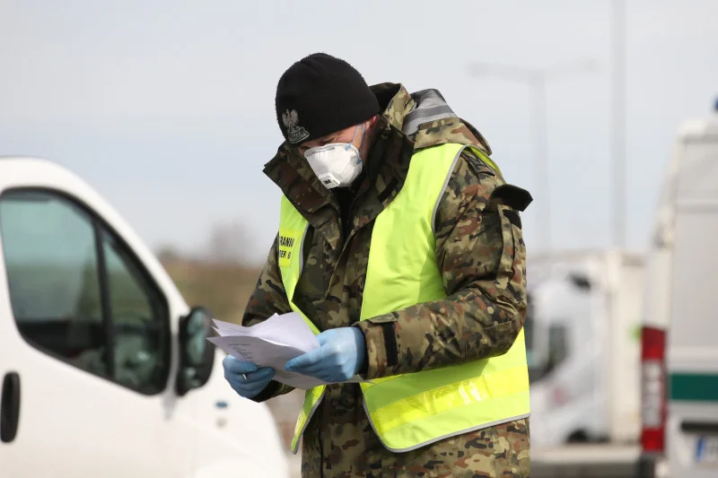 Piotr Müller zapowiedział nowe rozporządzenie w sprawie obostrzeń związanych z epidemią COVID-19.