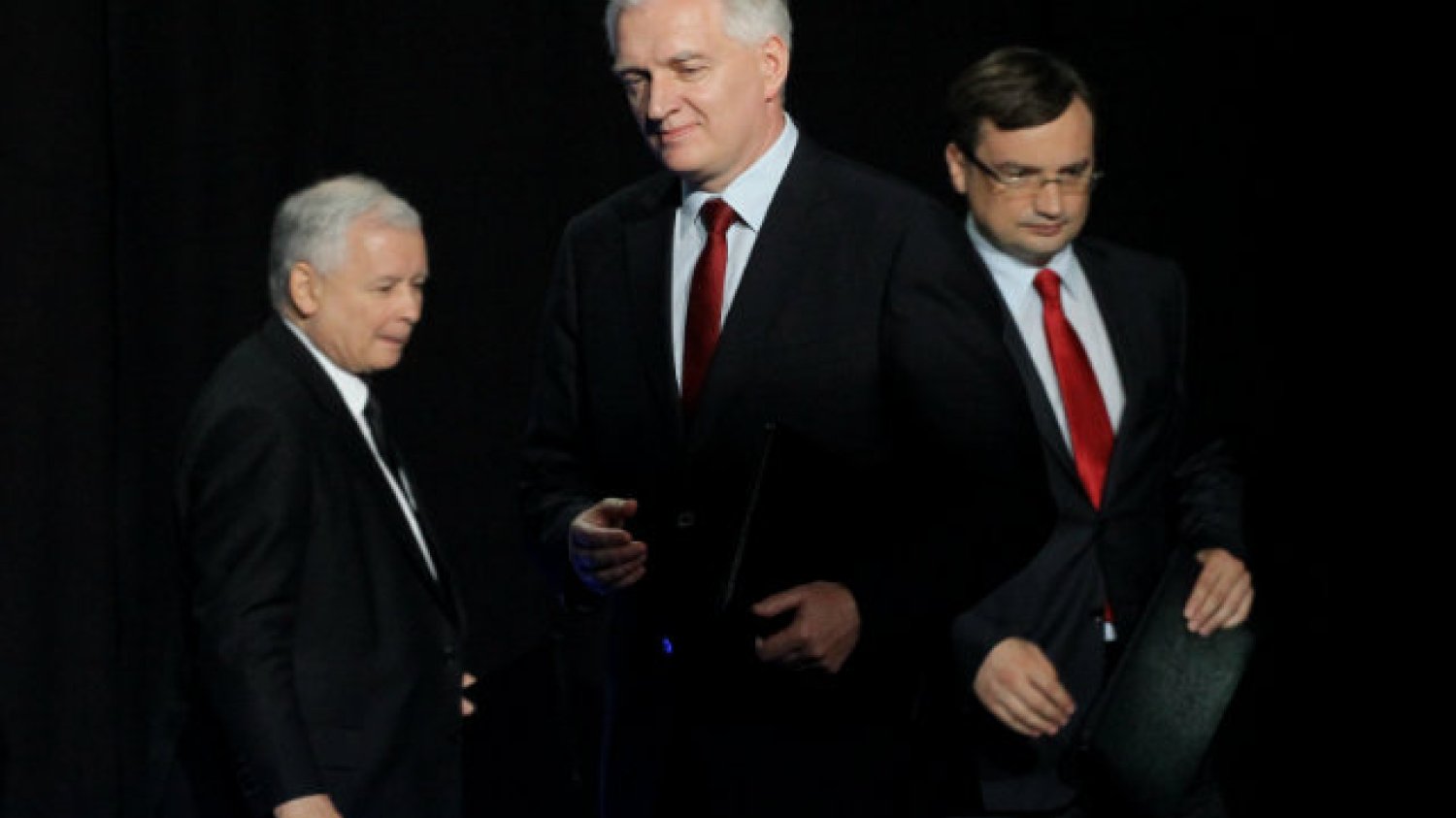 Jarosław Kaczyński, Zbigniew Ziobro i Jarosław Gowin wystąpią dziś o godz. 13.30 na wspólnej konferencji prasowej.