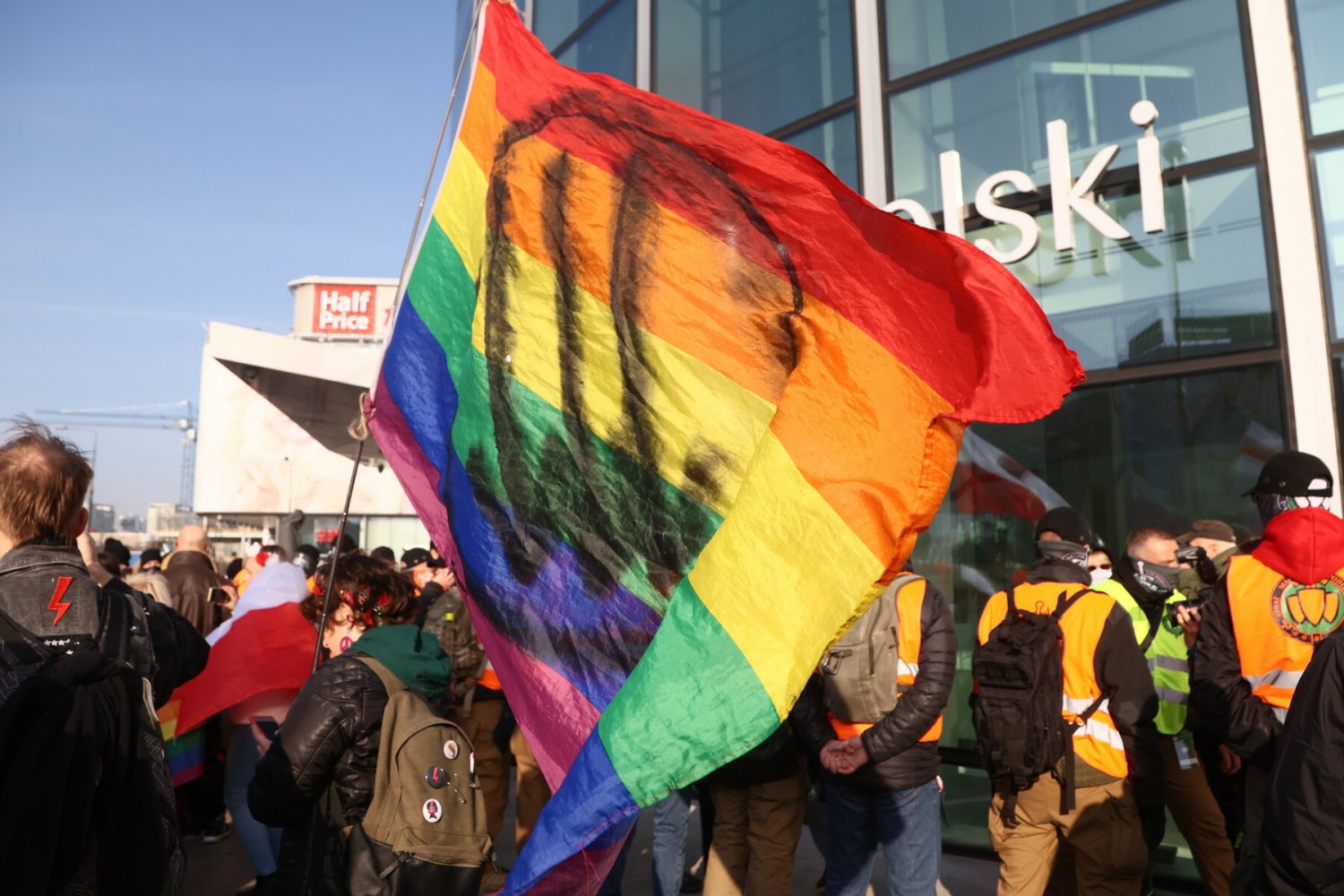 Krakowski sąd unieważnił dwie uchwały skierowane w społeczność LGBT.