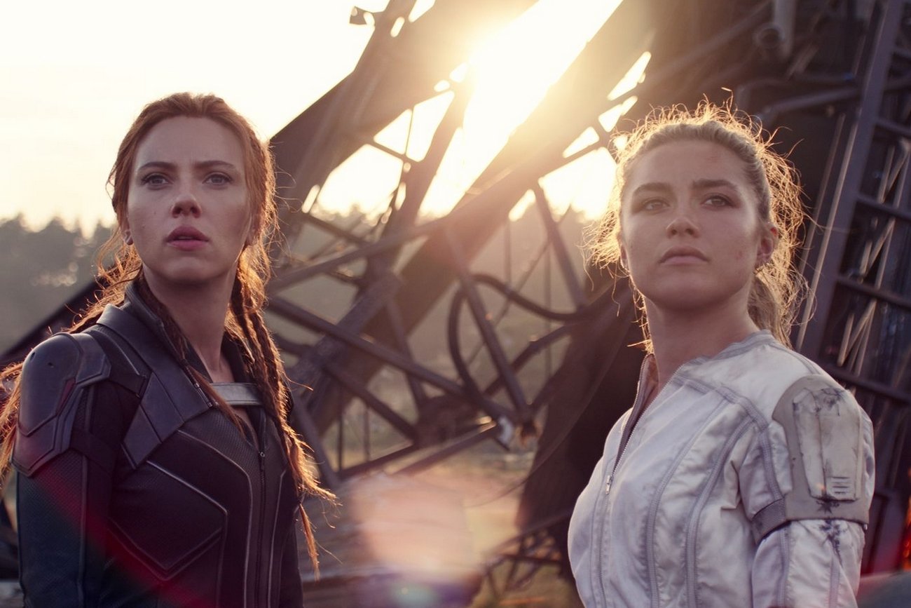 Scarlett Johansson i Florence Pugh w filmie "Czarna wdowa".