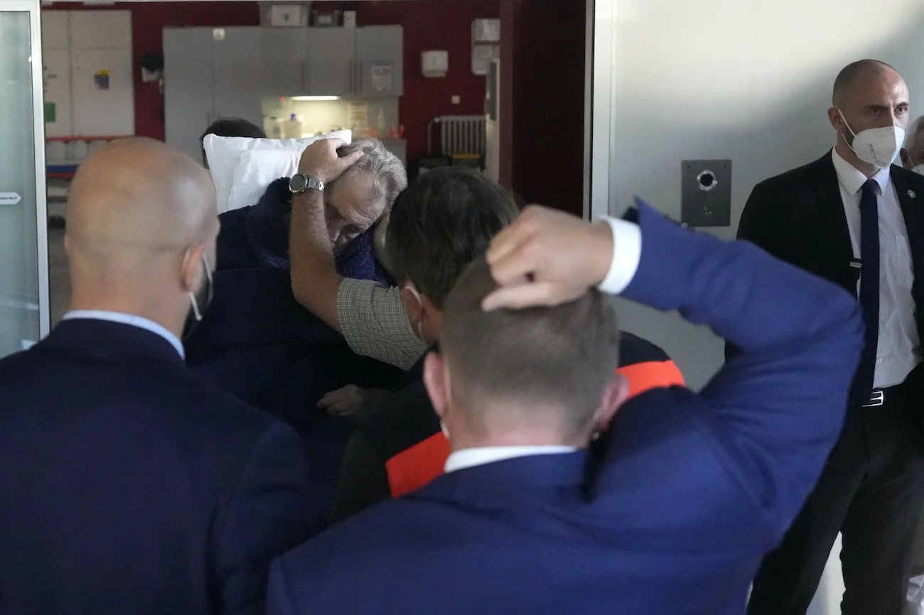 Prezydent Czech trafił do szpitala.