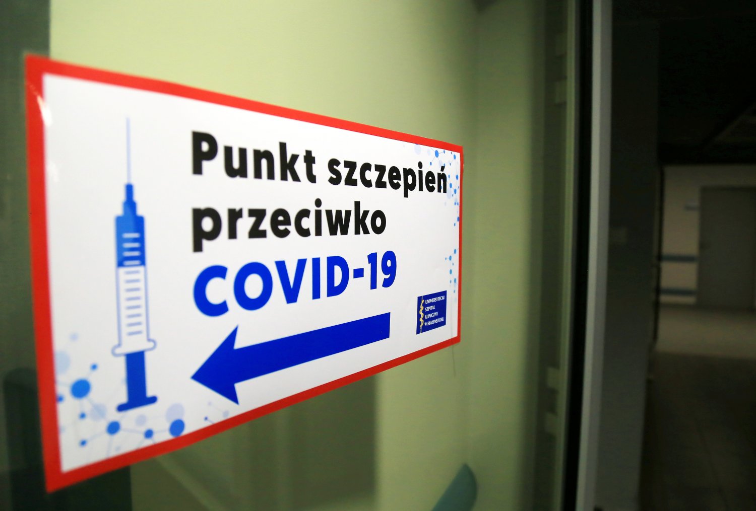 Są pierwsze wyniki sekcji zwłok pacjenta, który zmarł krótko po podaniu szczepionki przeciwko covid-19. Biegli ujawniają szczegóły.