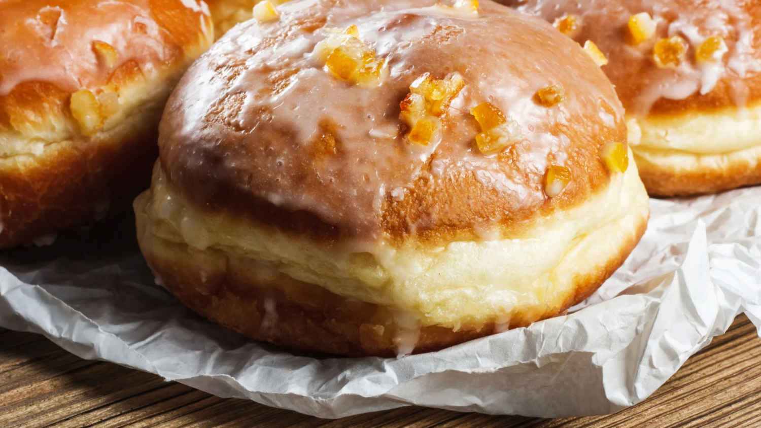 Kolejki w tłusty czwartek? Nie tym razem. Pączki z dostawą choćby w 15 minut