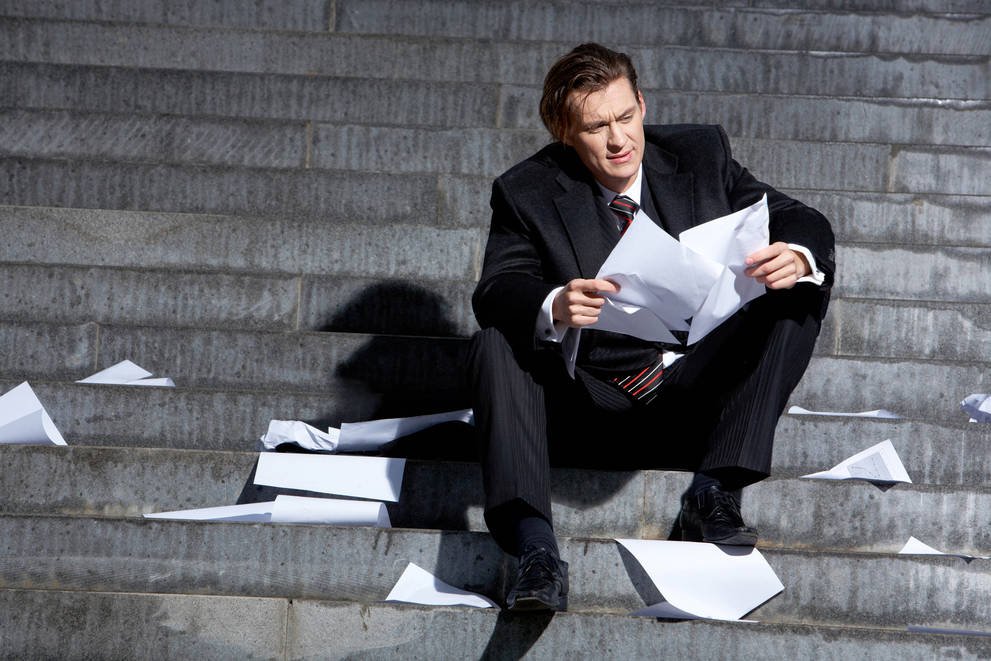 Znalezienie stałej pracy przed trzydziestką graniczy z cudem.