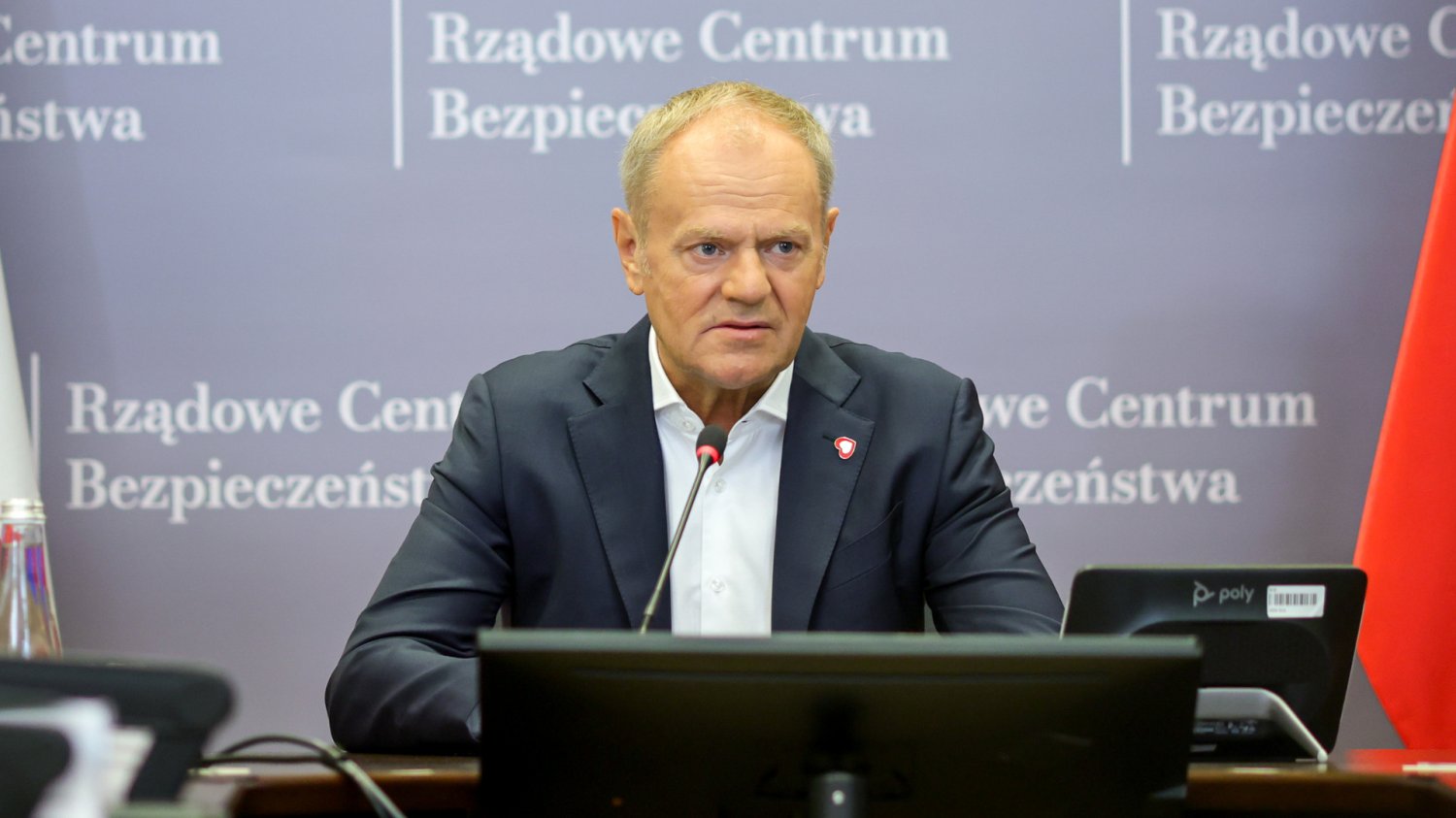 Burza po interwencji w domu Nawrockiego. Służby i ministerstwa na dywaniku u Tuska Donald Tusk w Rządowym Centrum Bezpieczeństwa.