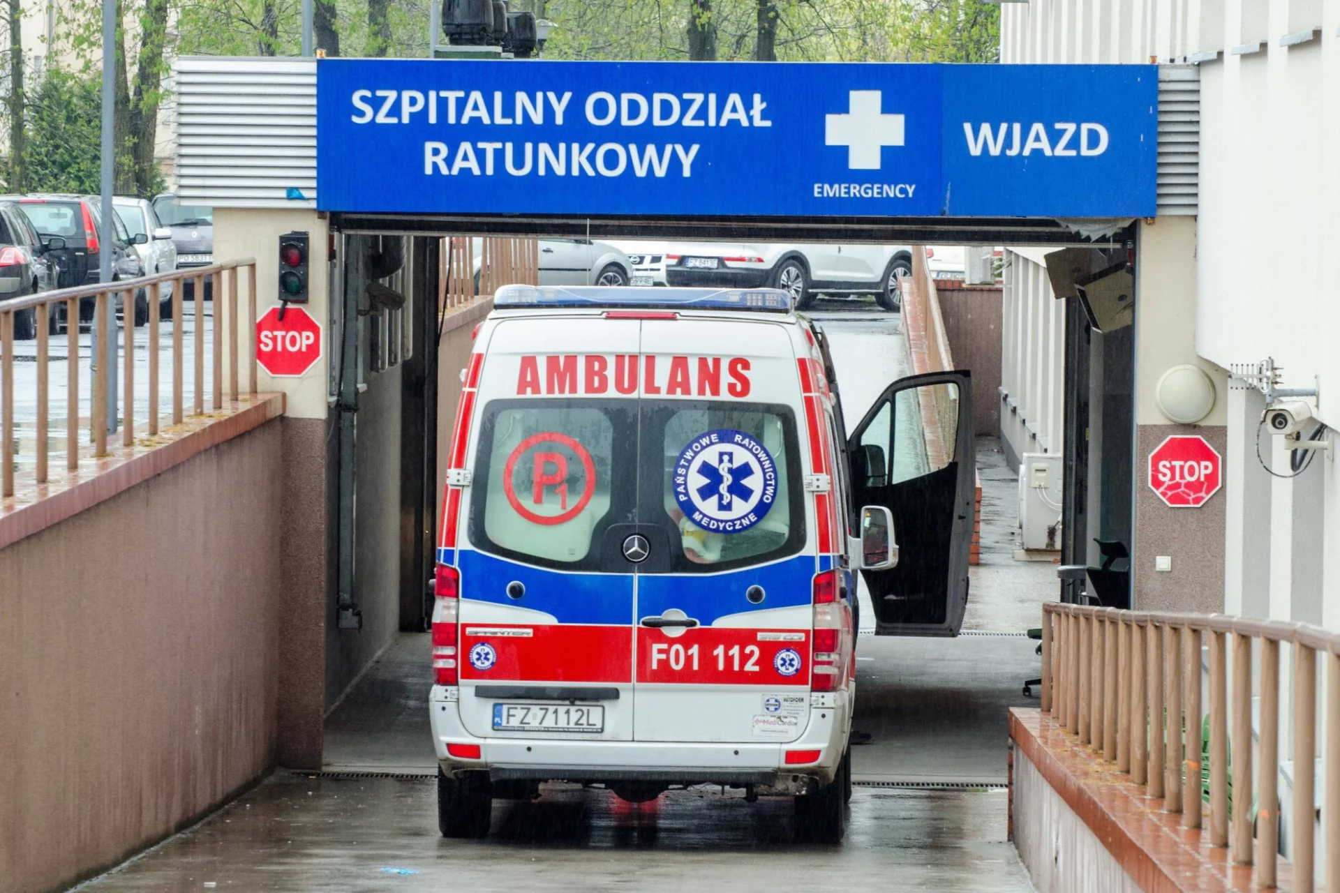 Zespoły ratunkowe z karetek pogotowia w ubiegłym roku pomogły 3,1 mln pacjentów.