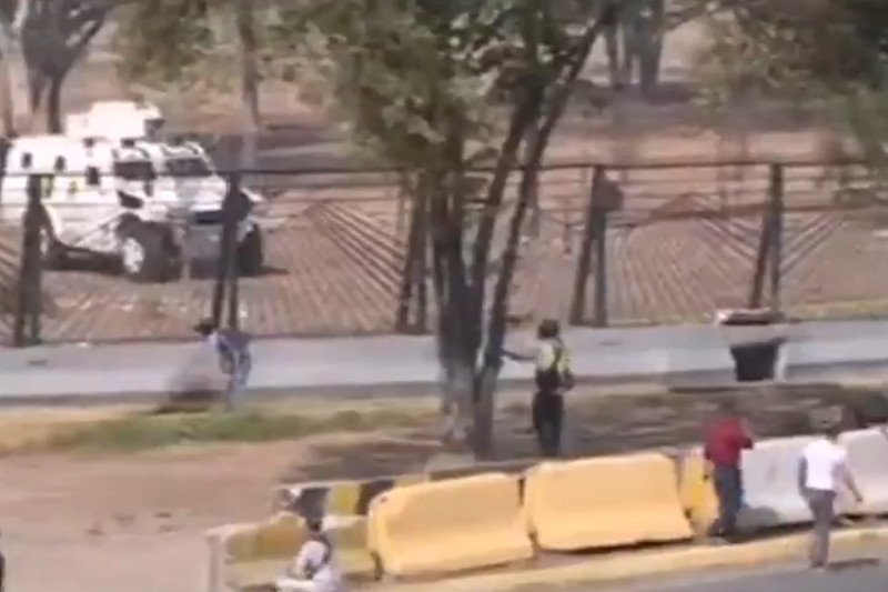 W zamieszkach w Wenezueli zostało rannych 69 osób. Prezydent Maduro podobno miał próbować uciec na Kubę.